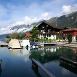 Romantic & Mountain Pure Swissness Апартаменты *