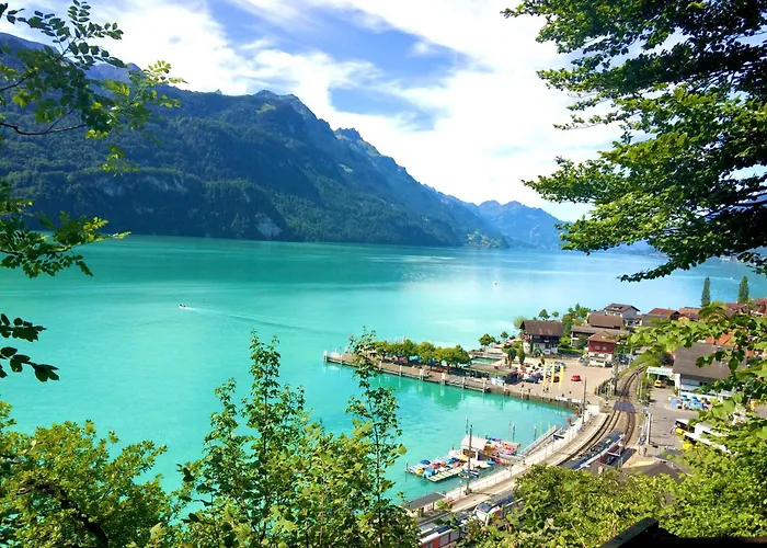 Romantic & Mountain Pure Swissness * ブリエンツ